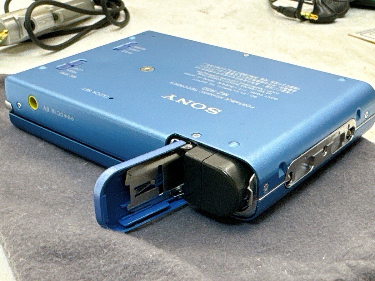 Sony MZ-R50 MiniDisc Walkman Blue 1997 Made in Japan Tested w