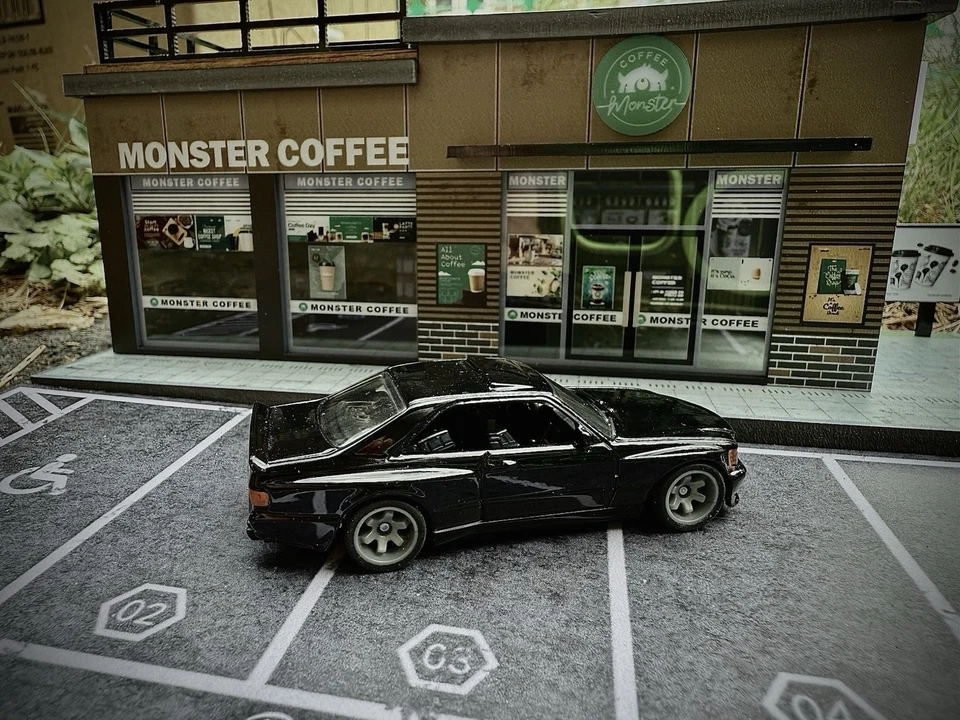 Intercambio de rueda personalizado negro Hot Wheels Mercedes-Benz 560 SEC AMG Foto 2 de 2