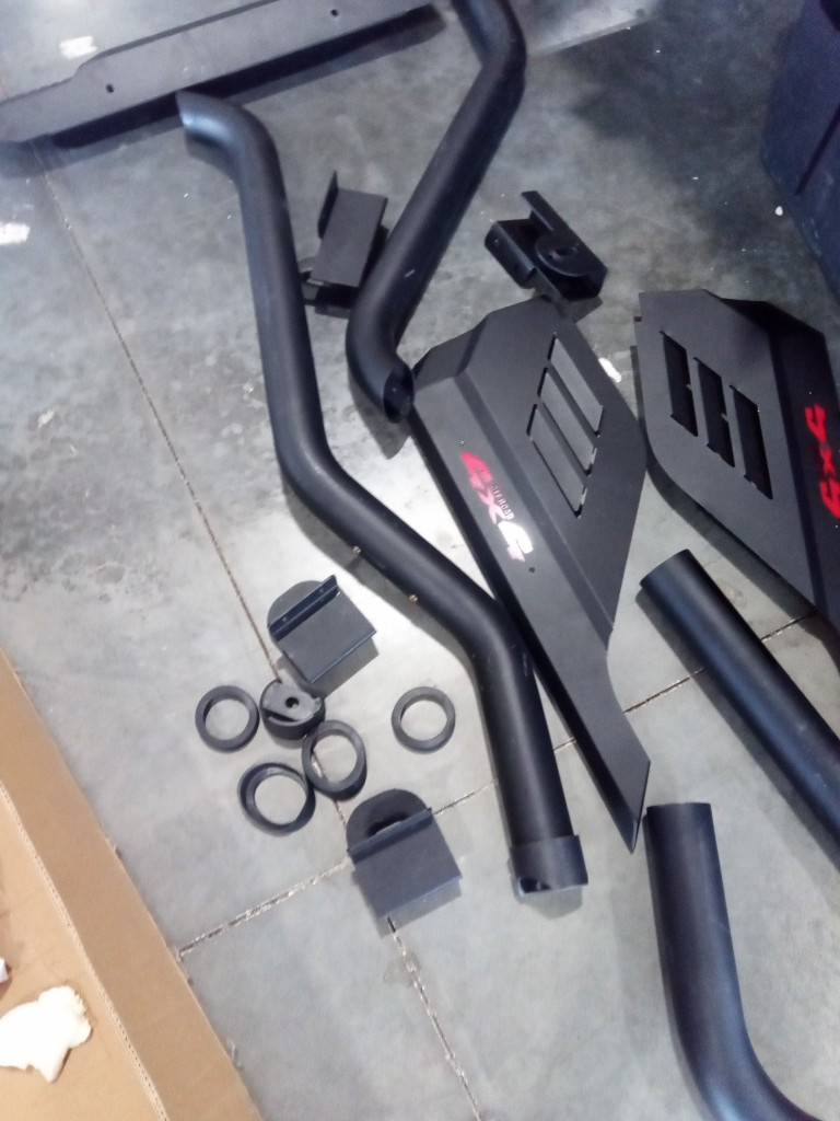 Roll Sport Bar Adjustable Chase Roof Rack Bed Bar For Tacoma Silverado/Ram 1500