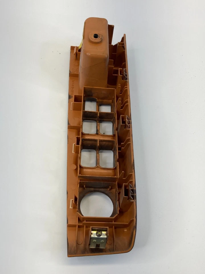 2003-2006 Kia Sorento Front Left Side Window Switch Cover Bezel Trim 478490-B - Image 3 of 4