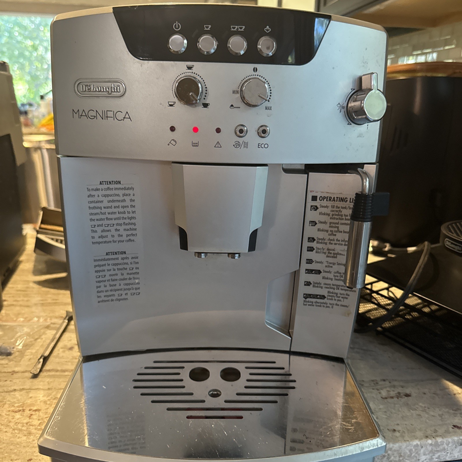 DeLonghi ESAM04110S Magnifica Automatic Espresso Machine - Silver