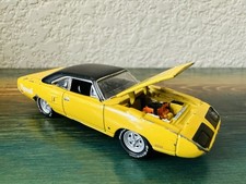 Johnny Lightning 1970 Plymouth Superbird 1:64...