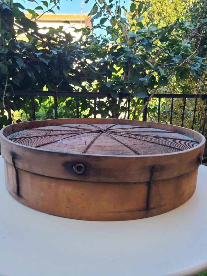 Ancien Tamis en bois, début 20éme siècle.  Excellent état. France. - Photo 2/4