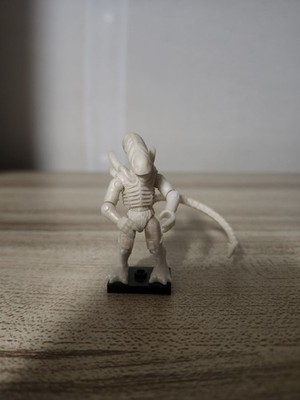 Mega Bloks Construx Aliens Egg Black Series GNN74 Xenomorph White Pearl Figure