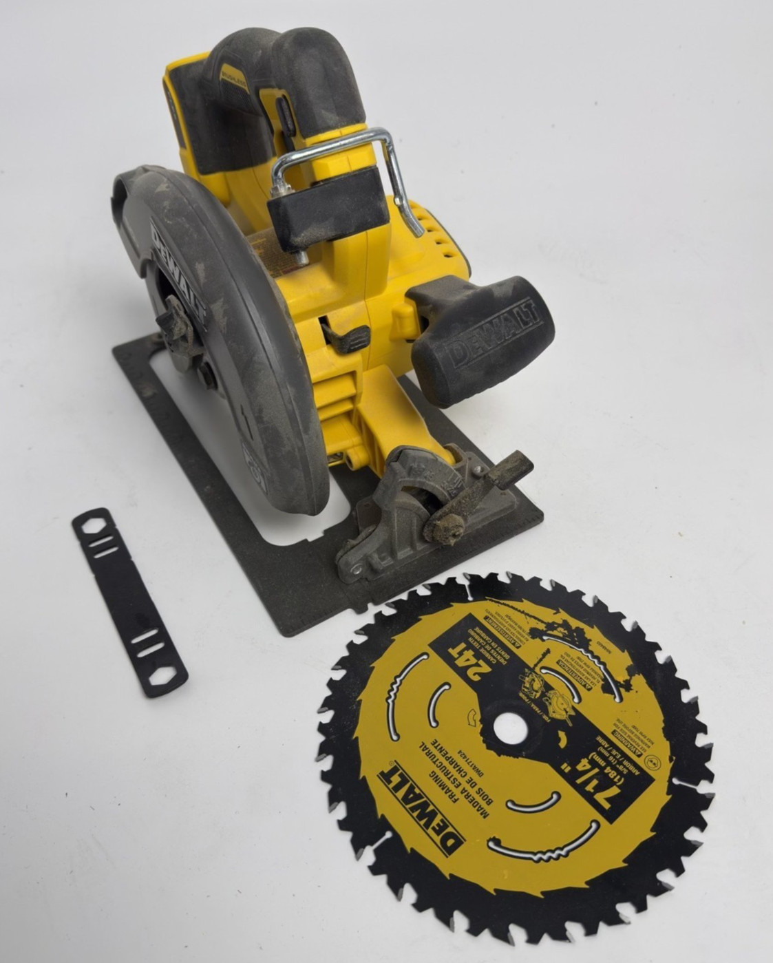 [USED] (DCS578B) DEWALT 60V Brushless Circular Saw With Electronic Brake