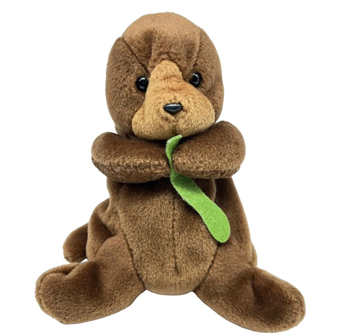Seaweed deals the otter