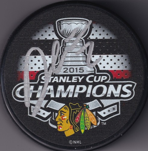 BECKETT DUNCAN KEITH SIGNED CHICAGO BLACKHAWKS 2015 STANLEY CUP CHAMPS PUCK 6732