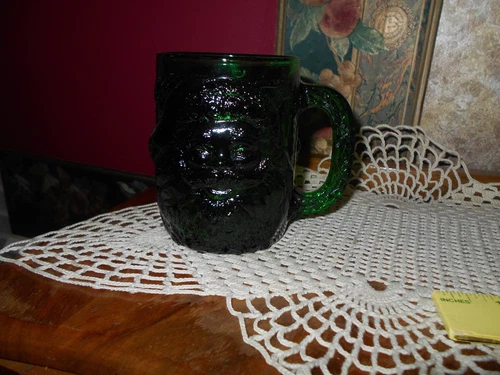 Vintage Santa Christmas Emerald Green Coffee Mug Crystal Glass Arcoroc France