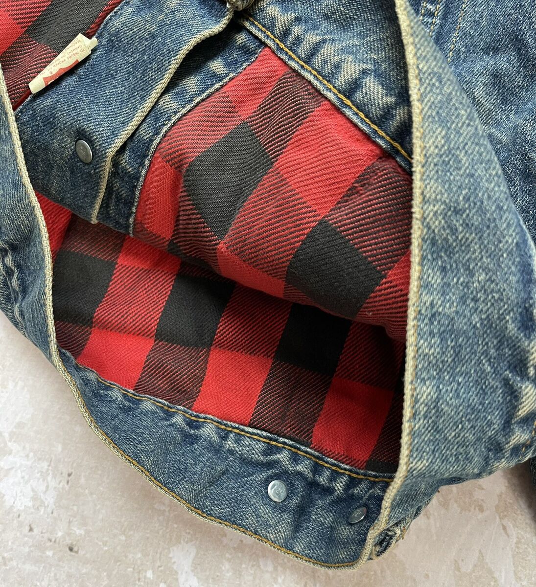 Vintage Levis 70411 0816 Flannel Linned Trucker Jacket (size Vintage Levis 70411 0816 Flannel Linned Trucker Jacket (size