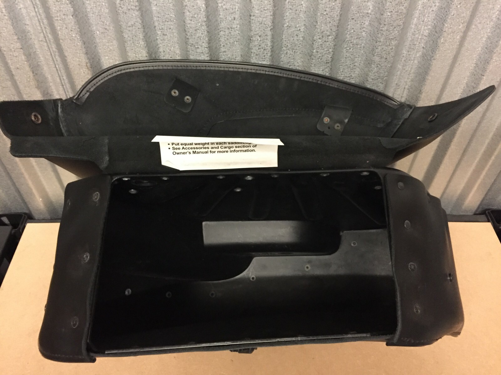 Genuine HarleyDavidson Dyna Rigid Mount Leather SADDLEBAG Left Side