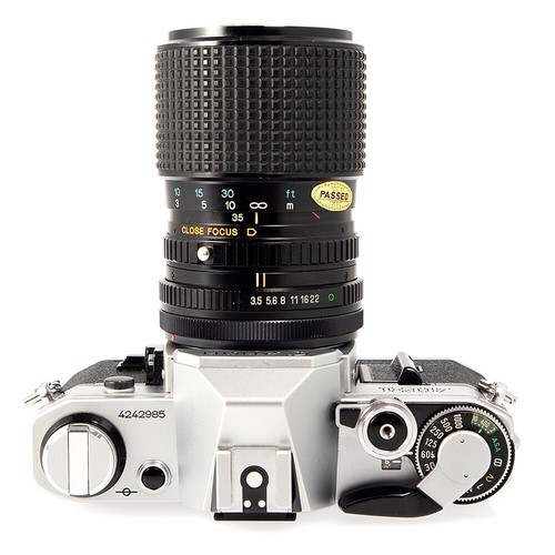 CANON AE-1 35mm Film Camera w/ Tokina 35-105mm Zoom Lens - Tested - Great Cond. - Picture 4 of 9