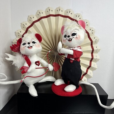 Annalee 2008 Set of 2 - 10  Valentine Boy and Girl Mouse Cupid Couple Dolls