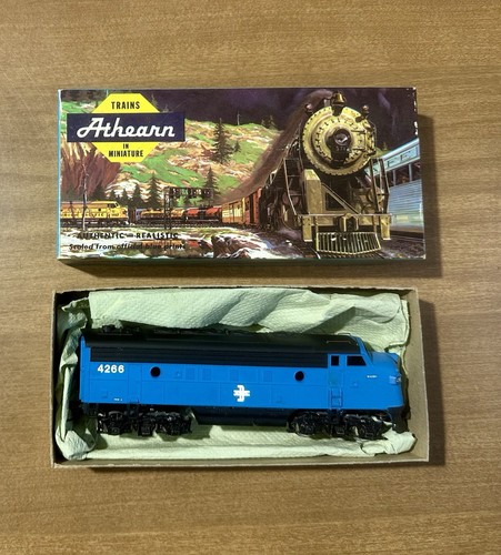 Locomotora diésel Athearn escala HO Boston y Maine #4266 con caja - no completa | Zustand: For parts or not working