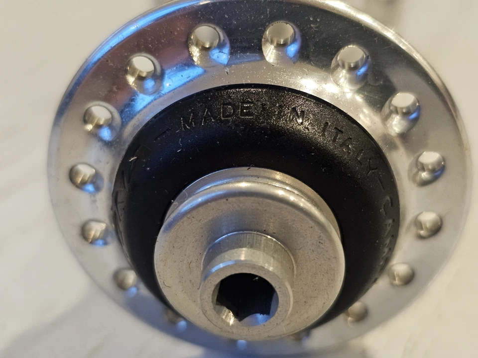 Campagnolo Daytona Front Hub 32H – Vintage NOS – Quick Release – Made in Italy - Image 3 of 4