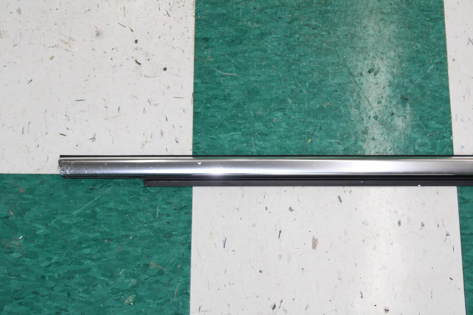 Maserati Ghibli 2014-2020 Front Right Trim molding Chrome