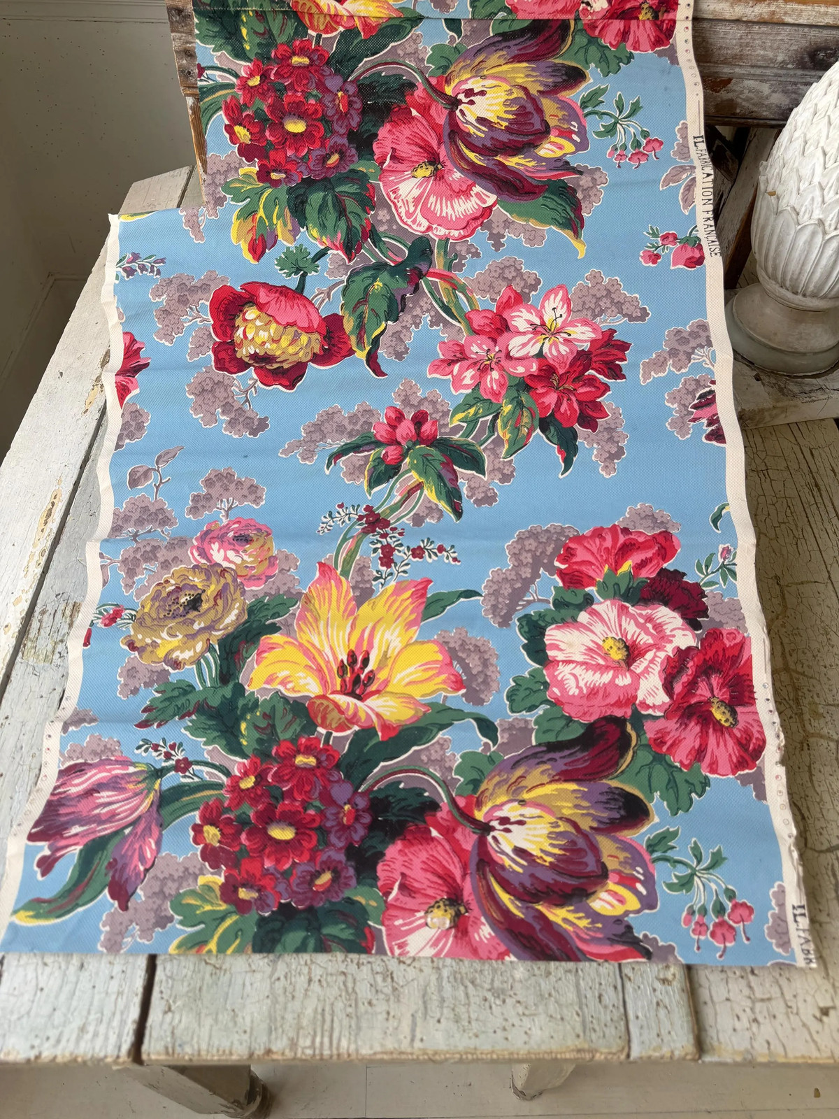 33x20 Vintage Wallpaper 1950’s Isidore Floral Blue Pink Red Wallcoverings Frenc
