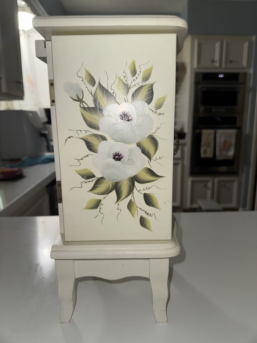 Thomas Pacconi 1900-2000 Classics White Floral Painted Musical