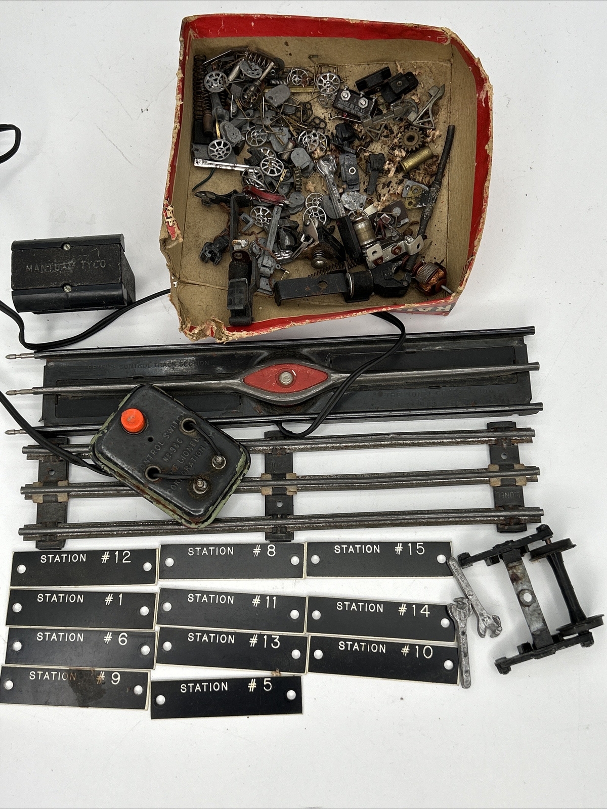 Lionel Model Train O Scale Parts Lot Tracks Signs Axle Springs & Other