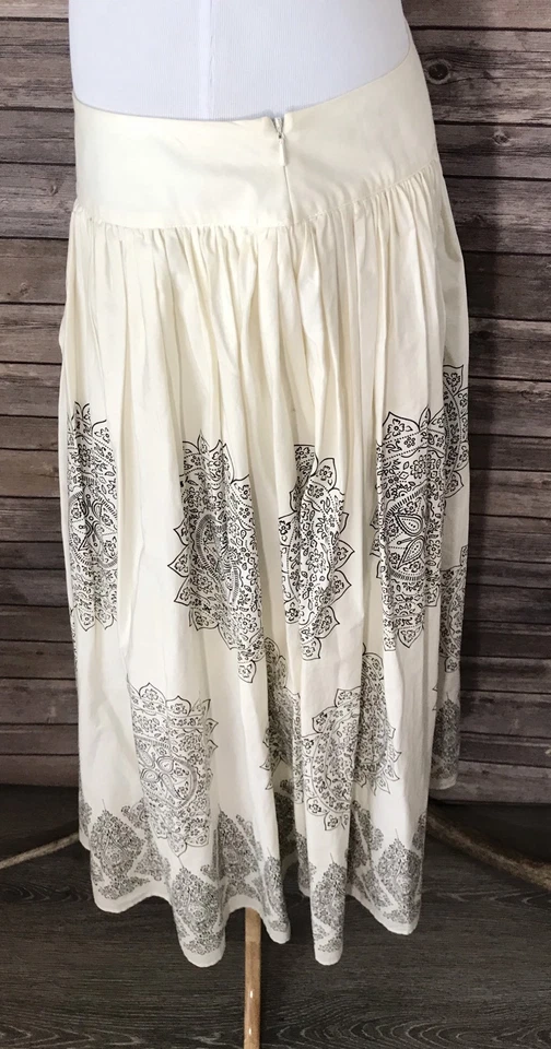 Falda Moda Intl Victoria's Secret Boho Larga Hinchada Medallón Estampado Marfil Talla 12 Foto 4 de 4
