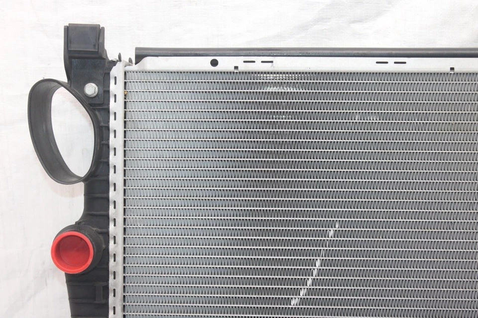 2007 MERCEDES SL550 R230 ROADSTER #360 AC CONDENSER ABC RADIATOR ASSY SET - Image 4 of 4