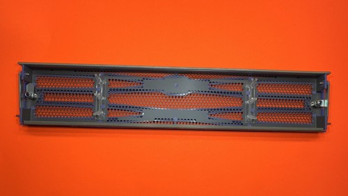 Sun StorEdge 3500 Series Front Door Assembly, StorEdge 3510 / StorEdge 3511 Door - Picture 11 of 17