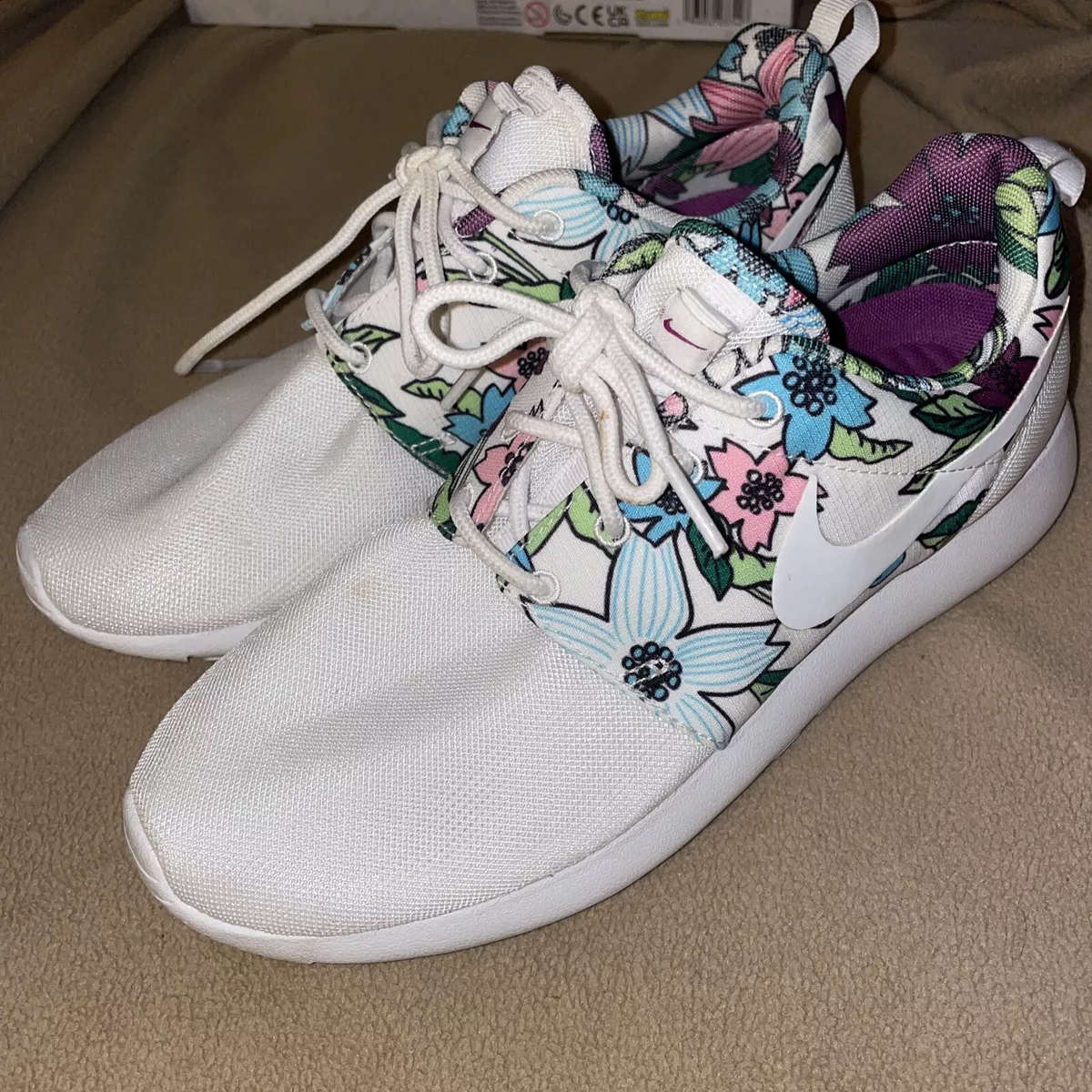 Nike Roshe Run Womens Sz 8 Running White Floral Aloha 599432-113 Sneakers | eBay