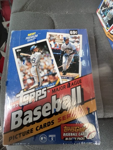 1993 Topps Series 1 Baseball Factory Sealed Box (36 Packs/15 CPP/Gold)  Jeter RC