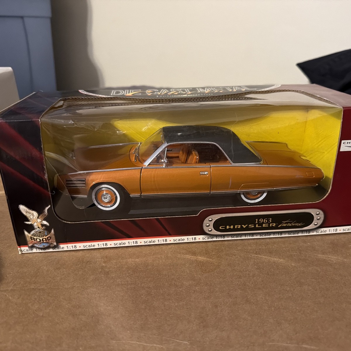 Road Signature 1963 Chrysler Turbine 1:8 Diecast Model Car