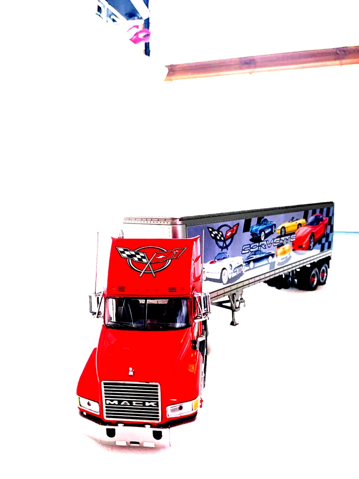 Franklin Mint Mack Truck 18 Wheeler w/ Corvette Trailer 1:43 Scale Inv. #3541 - Image 2 of 4