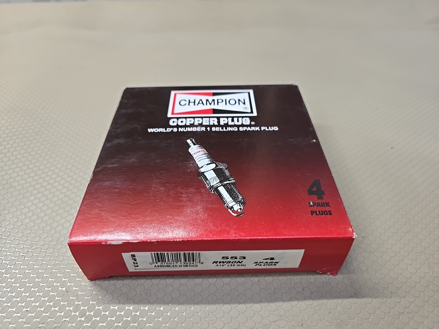 Champion 553  RW80N Industrial Spark Plug Pack Of 4 NEW