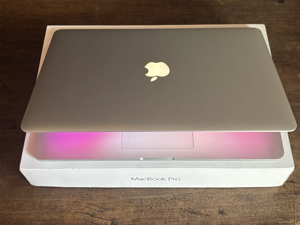 Apple MacBook Pro 15" 2015 · i7 · 16GB · 128GB, foto 2 di 4