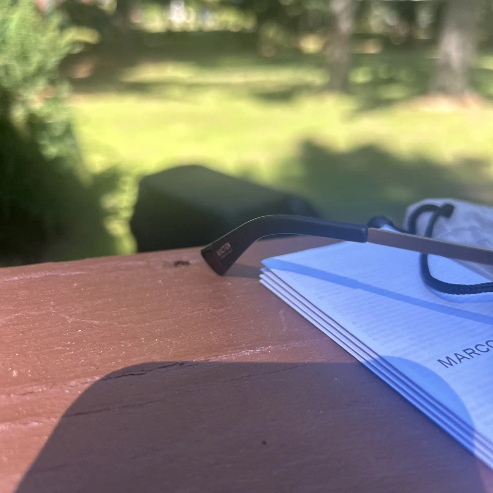 Gafas de sol para mujer Kenneth Cole Reaction nuevas KC2837 32B azul marino/gris. Foto 3 de 4