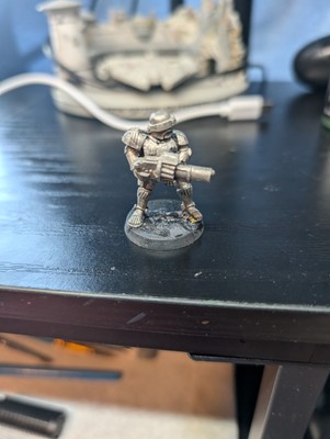 Warhammer 40k Necromunda - Adeptus Arbites Enforcer Grenade Launcher(oop metal) 