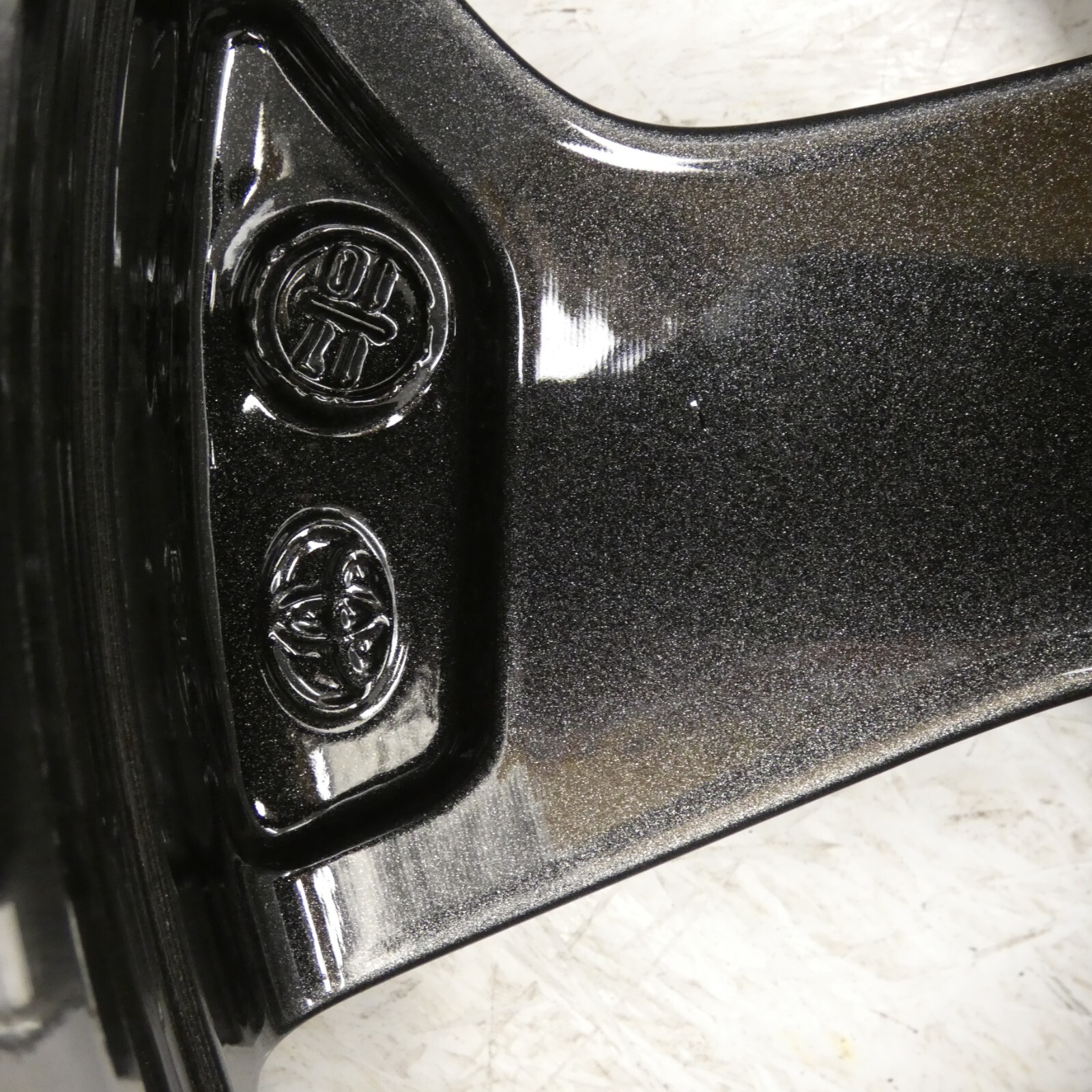 Genuine Toyota Rav4 2015-2018 5 Double Spoke Grey Diamond Cut