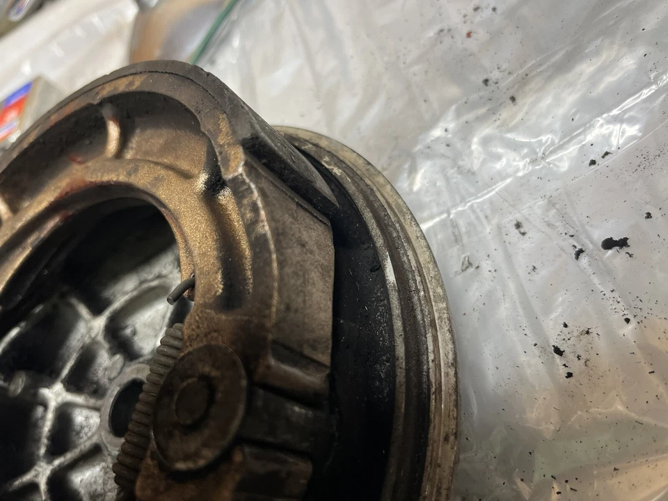 1982 Suzuki GS550L Rear Brake Hub and Pads - Image 4 of 4