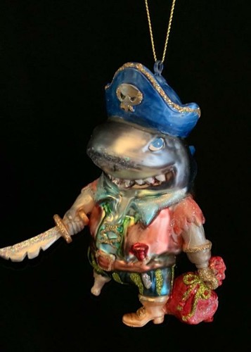 SHARK PIRATE ORNAMENT~PEG LEG~BLOWN GLASS~SPARKLES~NWT - Picture 2 of 5