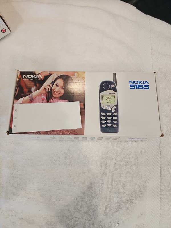 Vintage Nokia 5165 Cell Phone. FOR PARTS ONLY.
