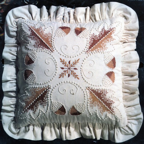 Shadow Oak - Charmin/Janlynn Candlewicking Pillow Kit - 14" x 14" - ungeöffnet - Bild 2 von 3