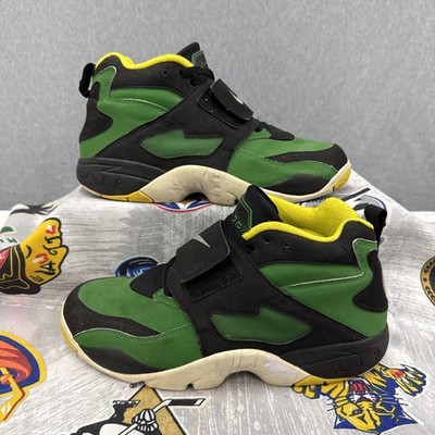 Nike Air Diamond Turf Oregon Ducks Men display picture 2
