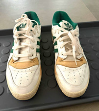 adidas Herren Low Top Sneaker Leder Schnürung Weiß/Grün/Beige Basketball