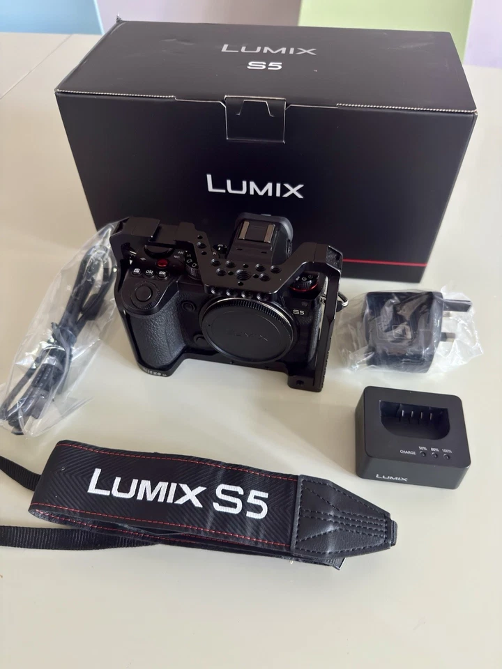Panasonic Lumix S5, photo 1 of 5