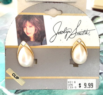 Vintage 1980's  Jaclyn Smith Teardrop Simulated Pearl Clip on Earrings .75''