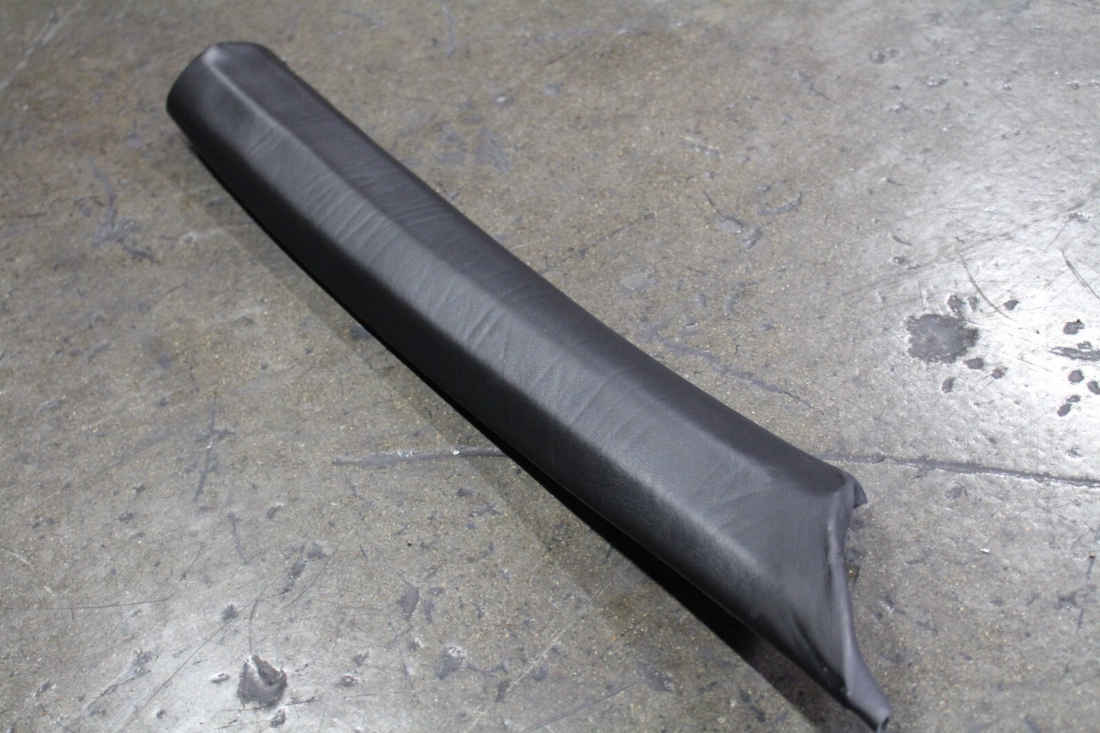 Ferrari 456, RH, Right, Pillar Trim, Dented Leather, Used, P/N 64427700