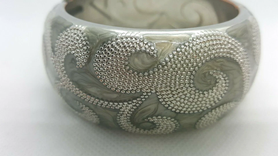 Pulsera DOMED Vintage Gris Esmalte Tono Plata Bisagras 1.25" Ancho 7.5" Moda Foto 3 de 4