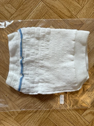 1 Hollister Beinling, mittel, neu