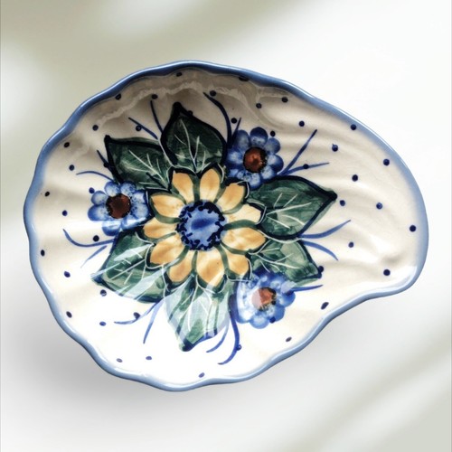 Authentic Artisanal Trinket Dish - Handmade Sea Shell Design- Poland- BUNZLAU - Picture 2 of 5