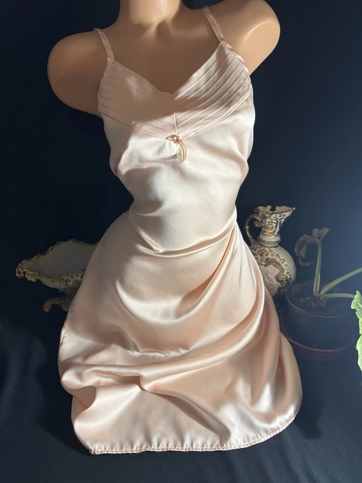 De colección Satén Suave Rosa Melocotón Camisón Negligee Vestido Camisón con Cuello en V Lencería S Foto 4 de 4