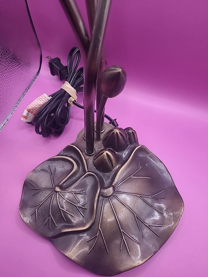 Tiffany Style Pond 3 Lily White Accent Table Lamp MCM Inspired 16” Tall - Image 3 of 4