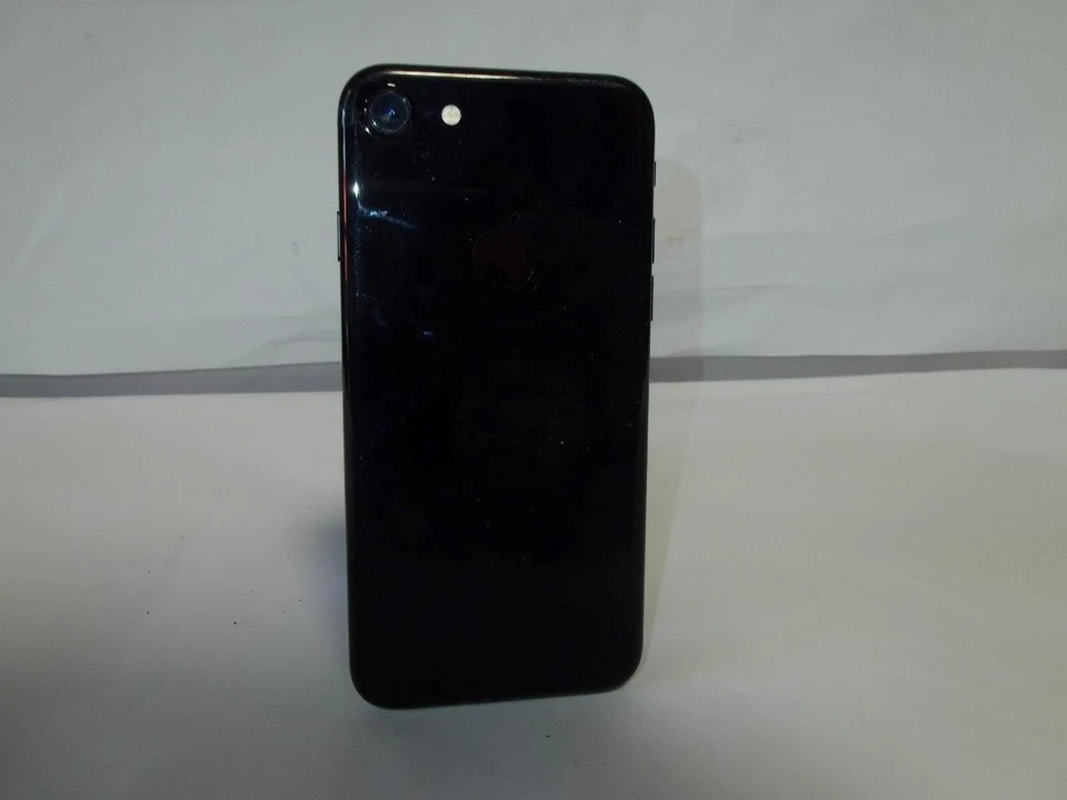 Apple iPhone 7 A1778 128GB (AT&T 50.0.2) Black Touchscreen Smartphone - Image 4 of 4