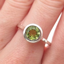 925 Sterling Silver Vintage Real Round-Cut Peridot Ring Size 8.25